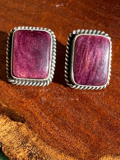 Navajo Handmade Spiny Oyster Stud Earrings