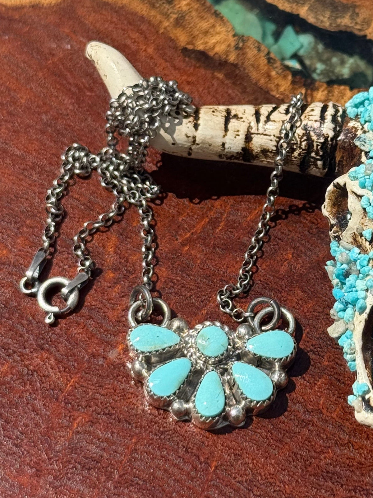 Navajo Handmade Kingman Turquoise Half Cluster Fixed Chain Necklace