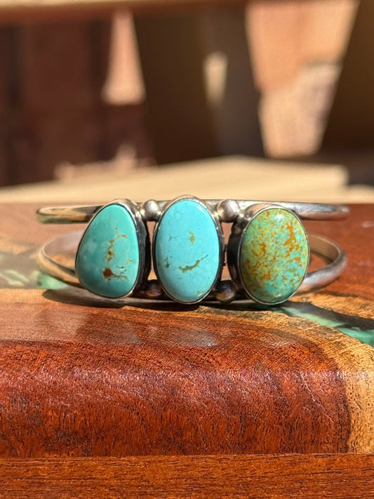 Navajo Handmade Kingman Turquoise Bracelet Set in Sterling Silver