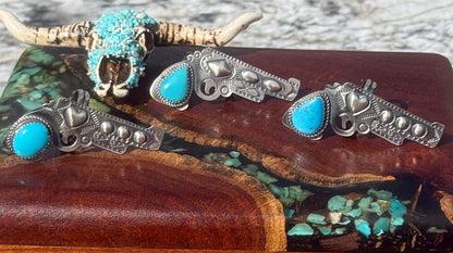 Navajo Handmade Kingman Turquoise Adjustable Pistol Ring