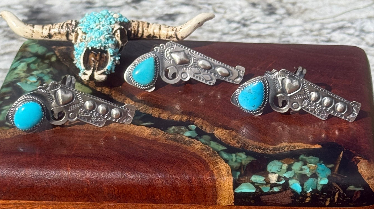 Navajo Handmade Kingman Turquoise Adjustable Pistol Ring