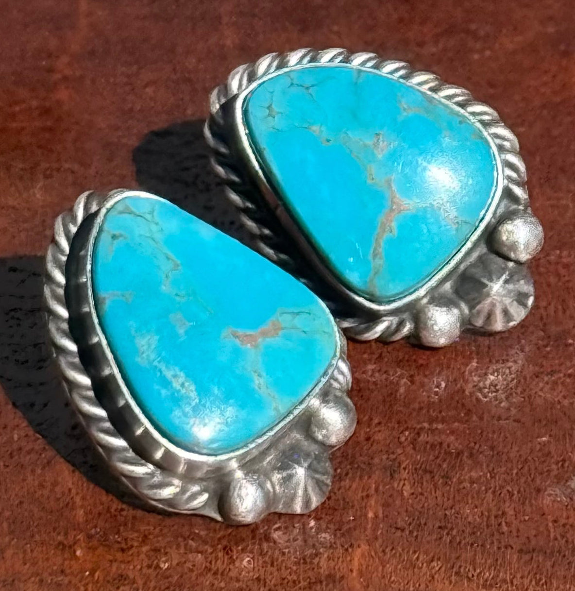 Navajo Handmade Kingman Turquoise  Studs