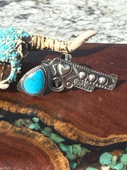 Navajo Handmade Kingman Turquoise Adjustable Pistol Ring