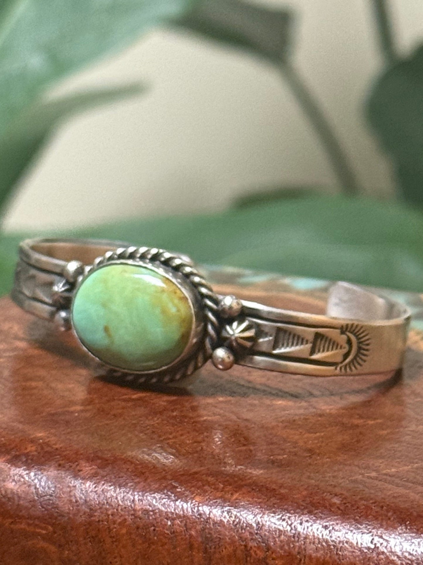 Navajo Handmade Kingman Turquoise Bracelet Set in Sterling Silver