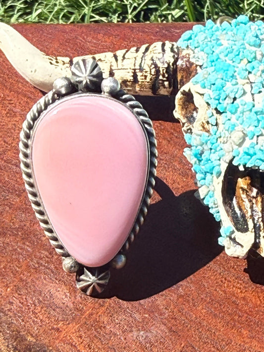 Navajo Handmade Pink Conch Adjustable Ring