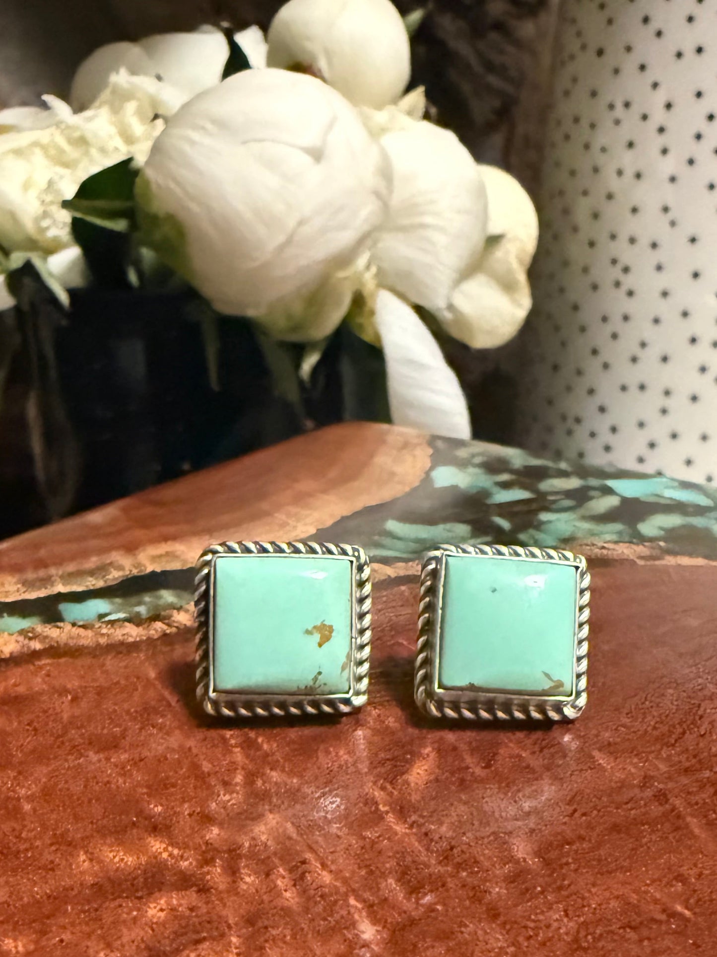 Navajo Handmade Kingman Turquoise Stud Earrings