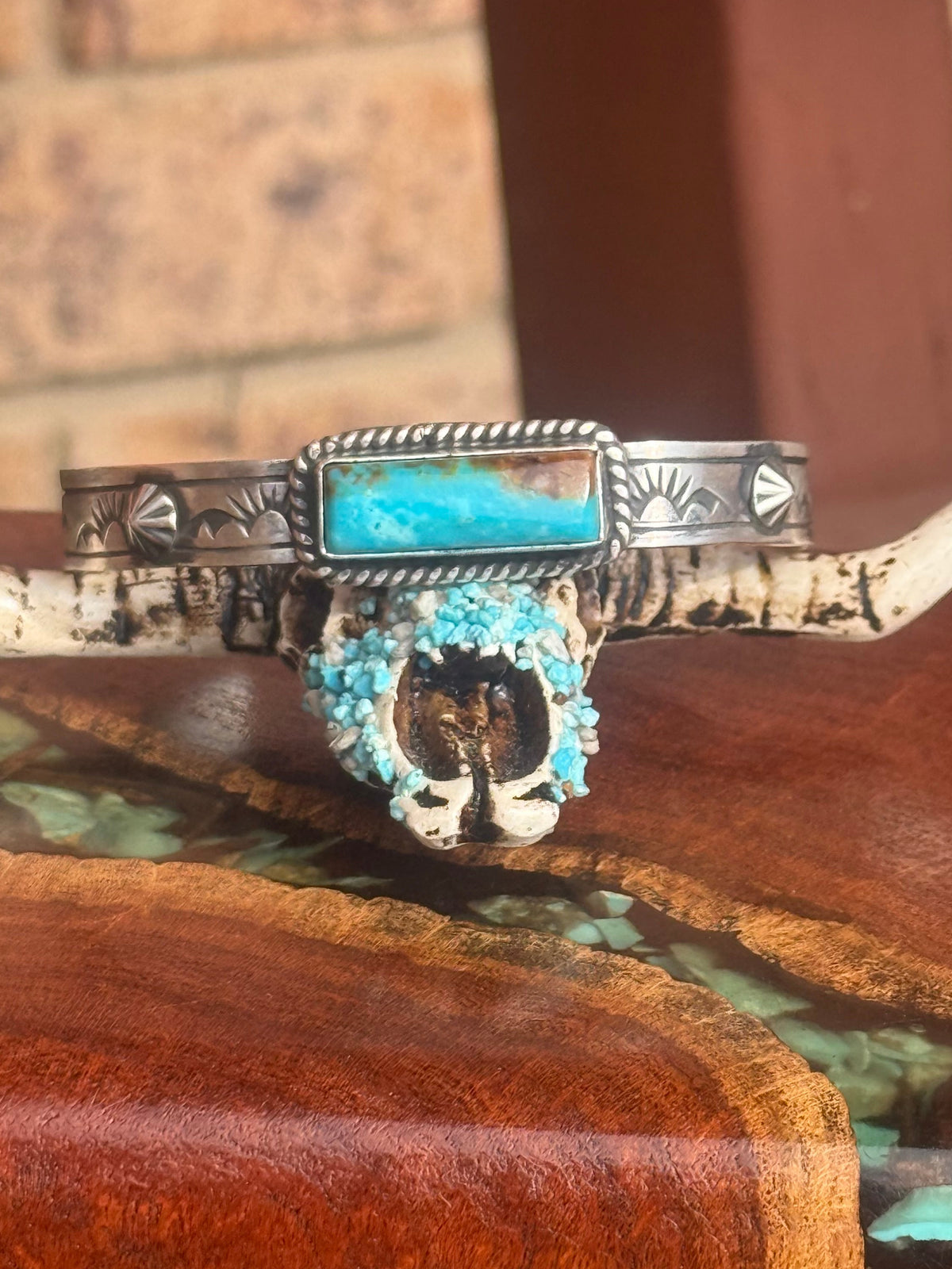 Navajo Handmade Kingman Turquoise Bar Cuff