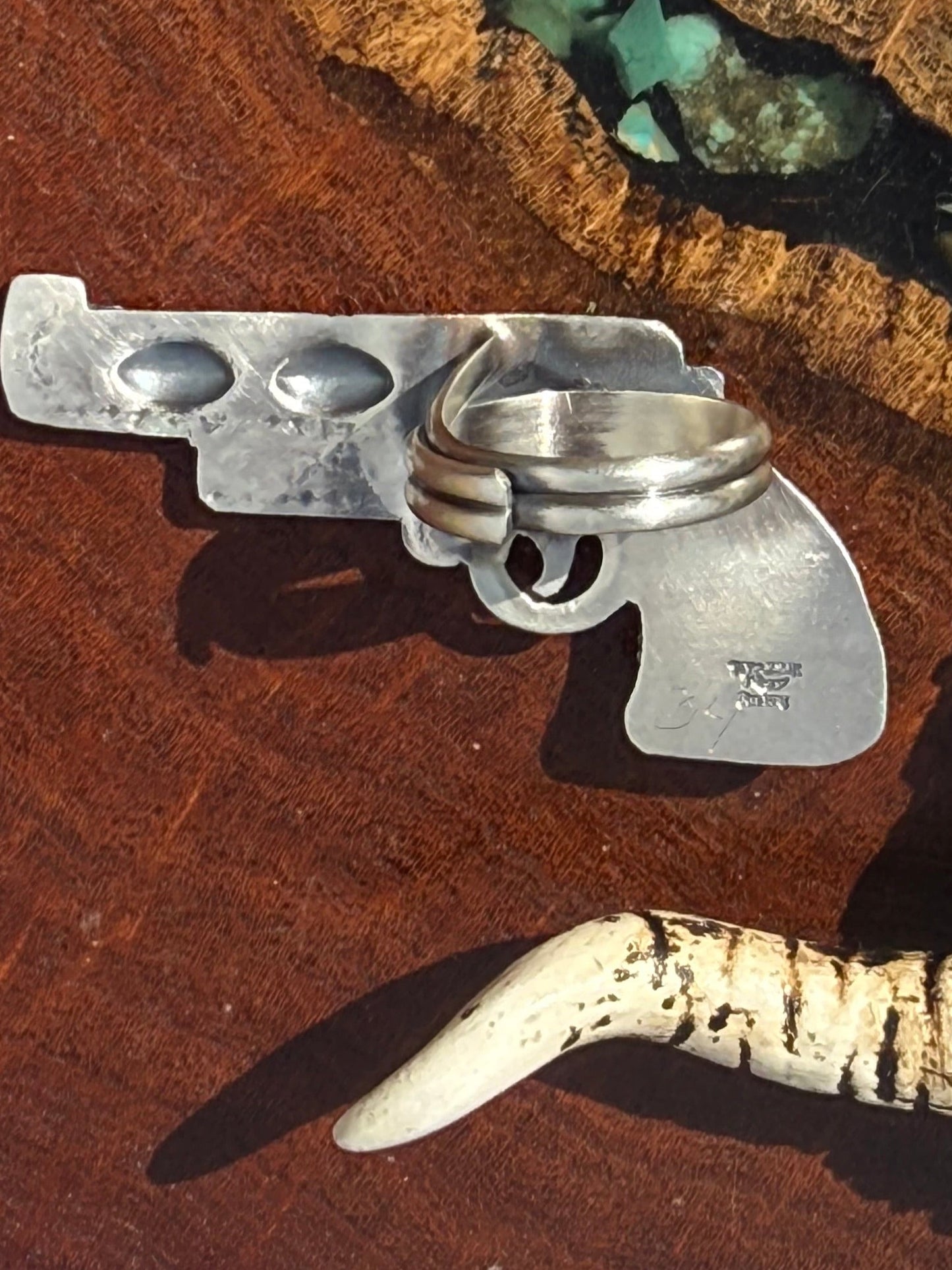 Navajo Handmade Kingman Turquoise Adjustable Pistol Ring
