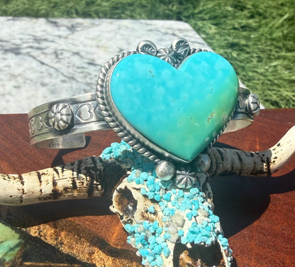 Navajo Handmade Kingman Turquoise Heart Cuff Bracelet