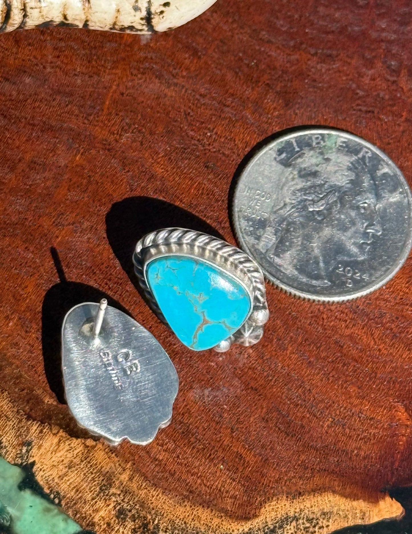 Navajo Handmade Kingman Turquoise  Studs