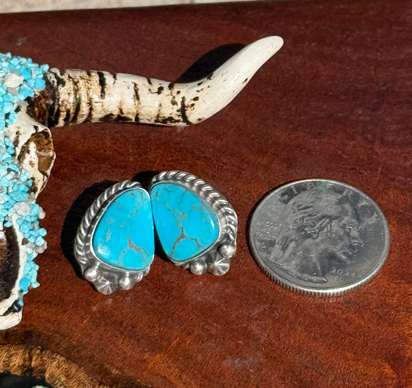 Navajo Handmade Kingman Turquoise  Studs