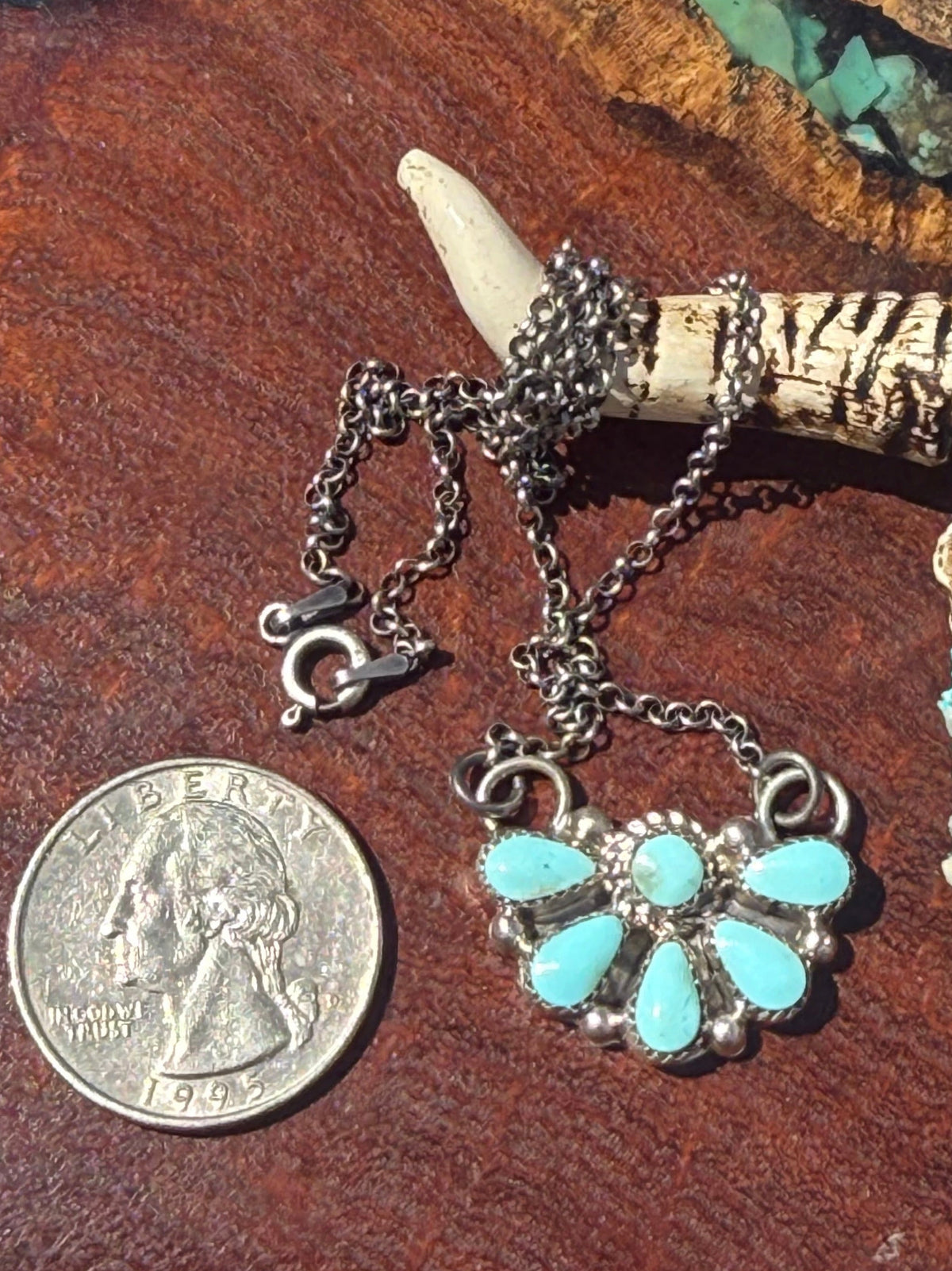 Navajo Handmade Kingman Turquoise Half Cluster Fixed Chain Necklace