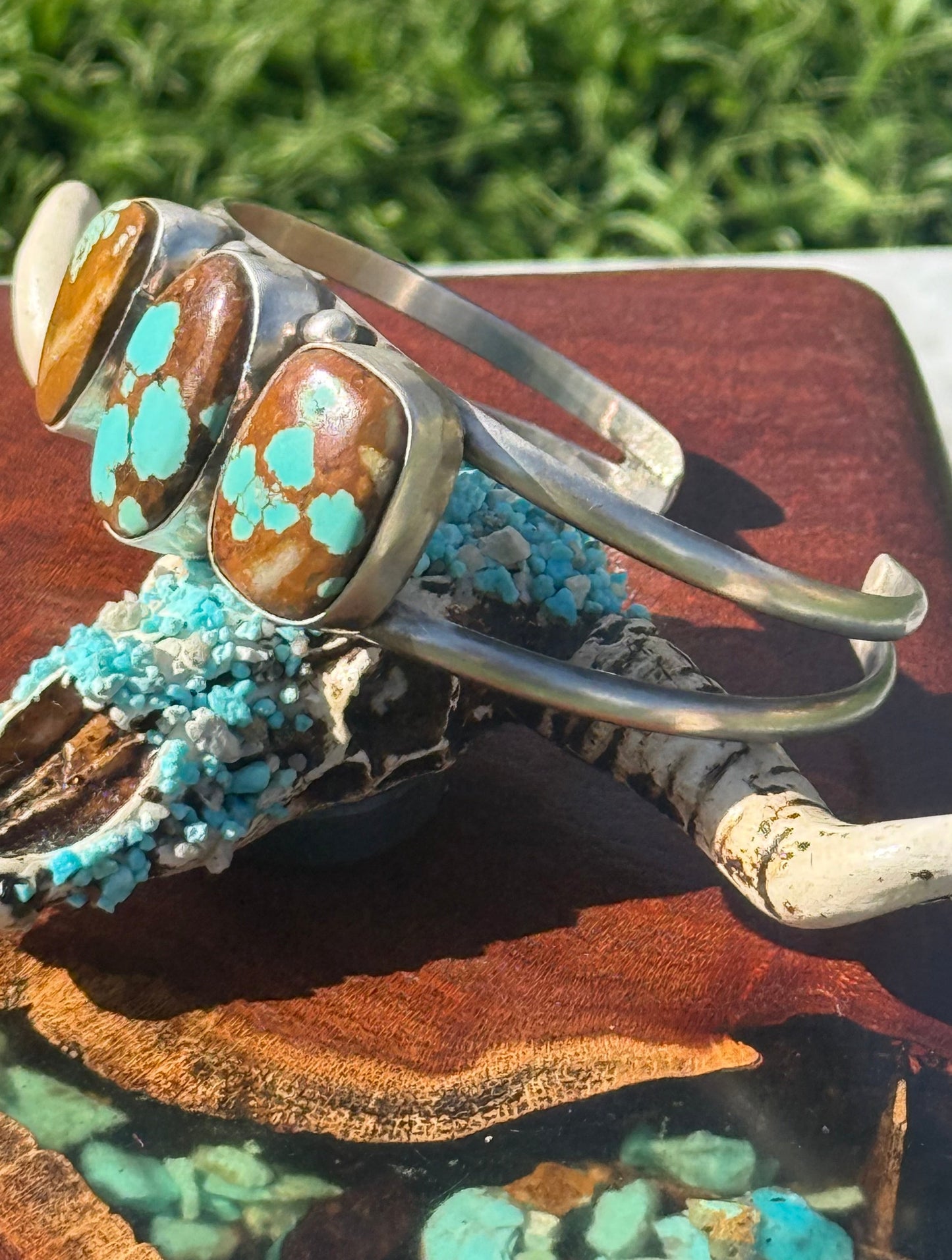 Navajo Handmade Mine 8 Turquoise Three Stone Bracelet ￼