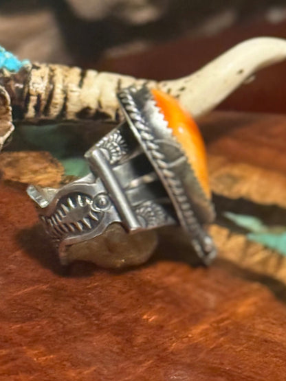 Navajo Handmade Heart Spiny Oyster Ring