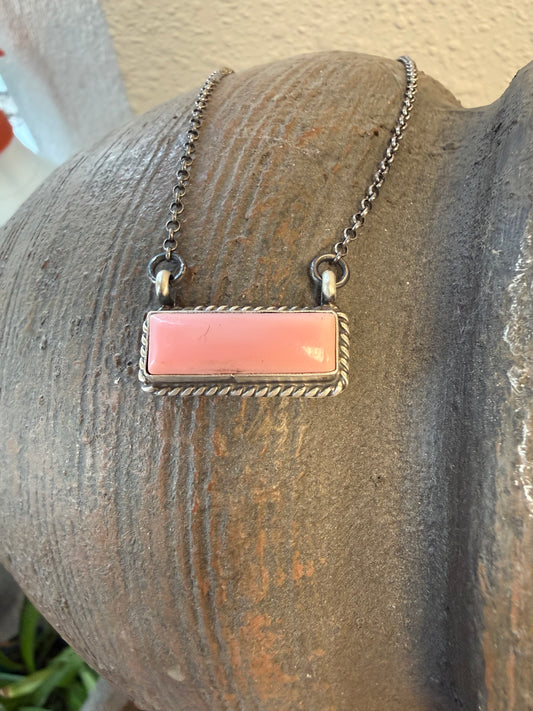 Navajo Handmade Pink Conch Bar Nacklace