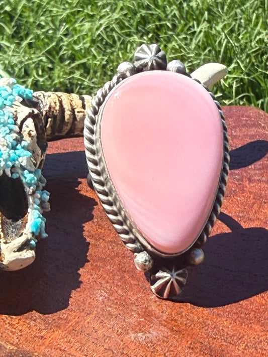 Navajo Handmade Pink Conch Adjustable Ring
