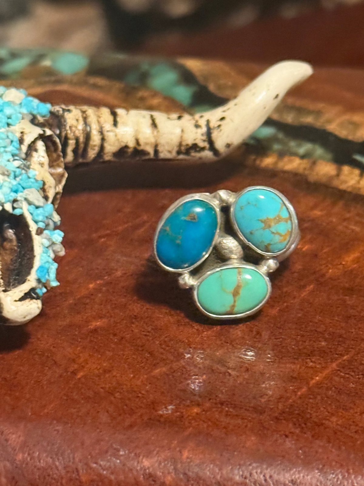Navajo Handmade 3 stone Cluster Kingman Turquoise  Ring