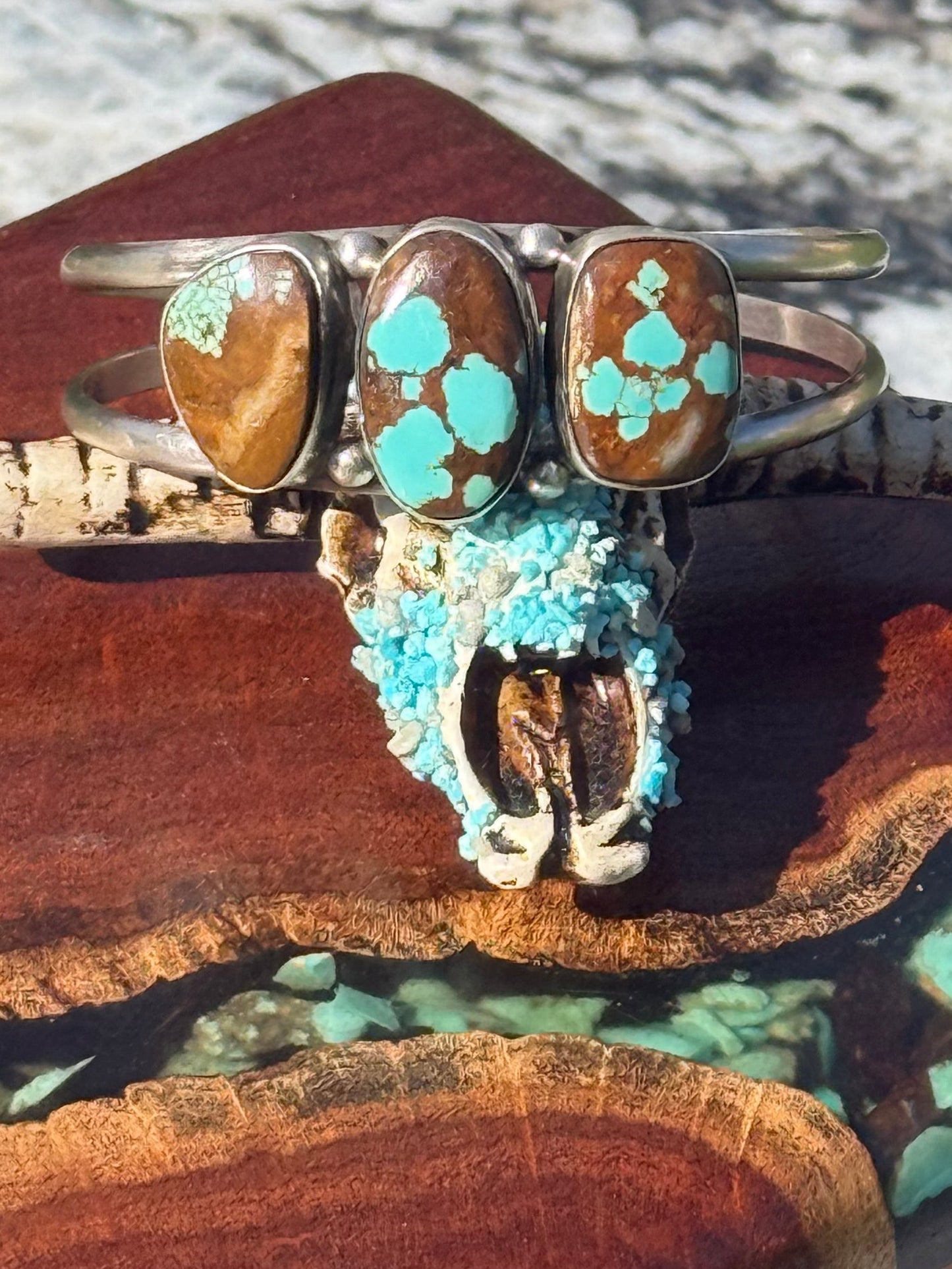 Navajo Handmade Mine 8 Turquoise Three Stone Bracelet ￼