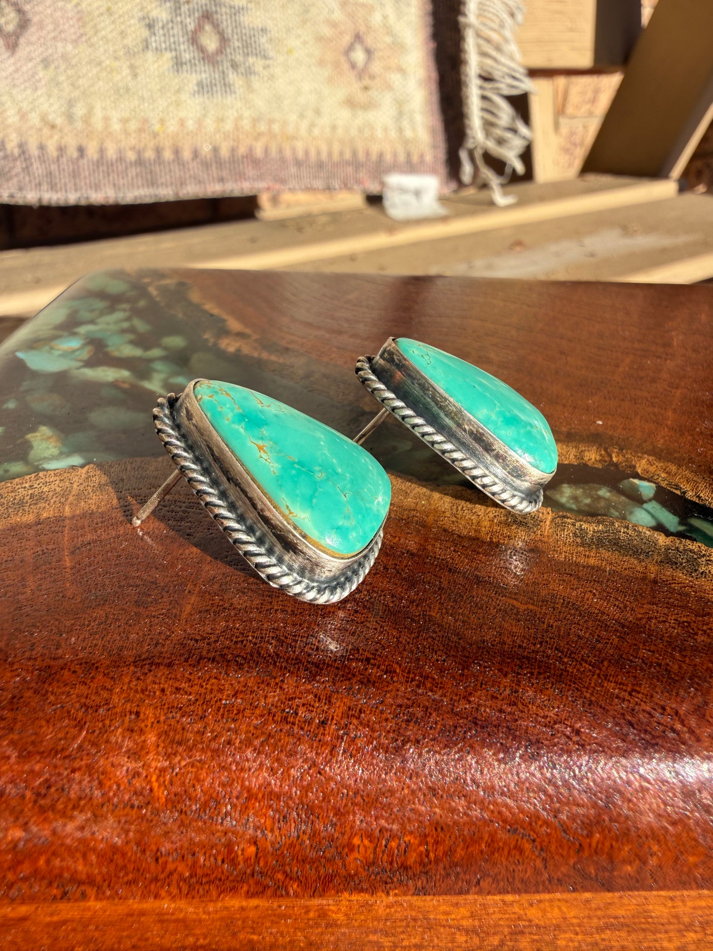 Navajo Handmade Kingman Turquoise  Studs