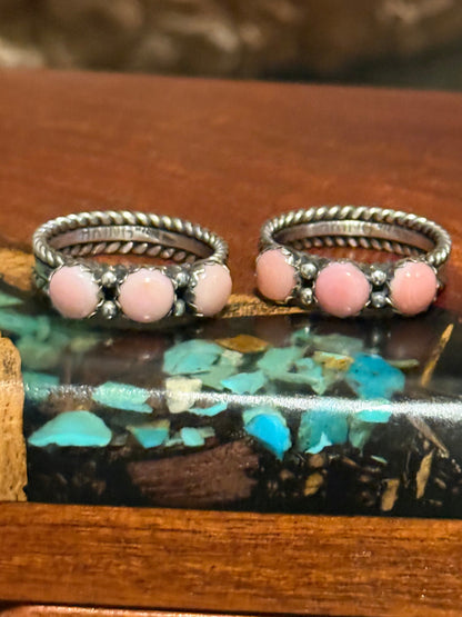Navajo Handmade Pink Conch Ring Set in Sterling Silver Made by Ray King