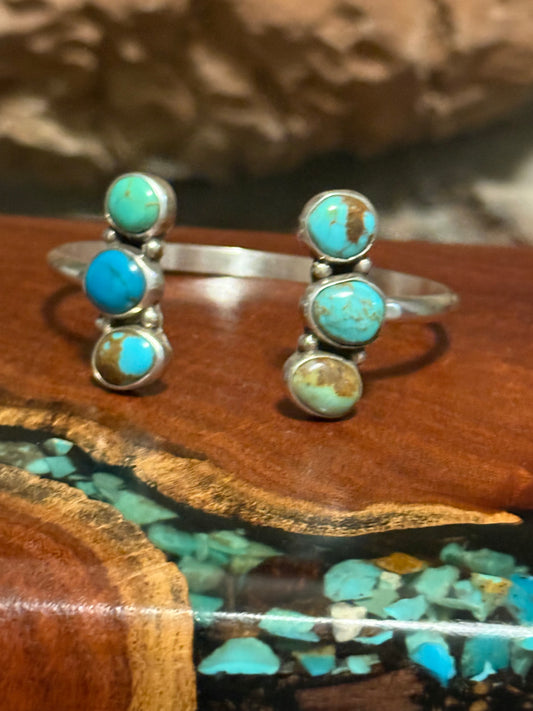 Navajo Handmade Kingman Turquoise 3-Stone Cluster Bracelet Set in Sterling Silver- Made by Geraldine James￼