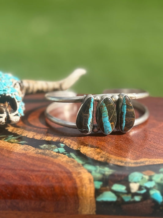 Navajo Handmade BlackJack Turquoise Three Stone Cuff Bracelet