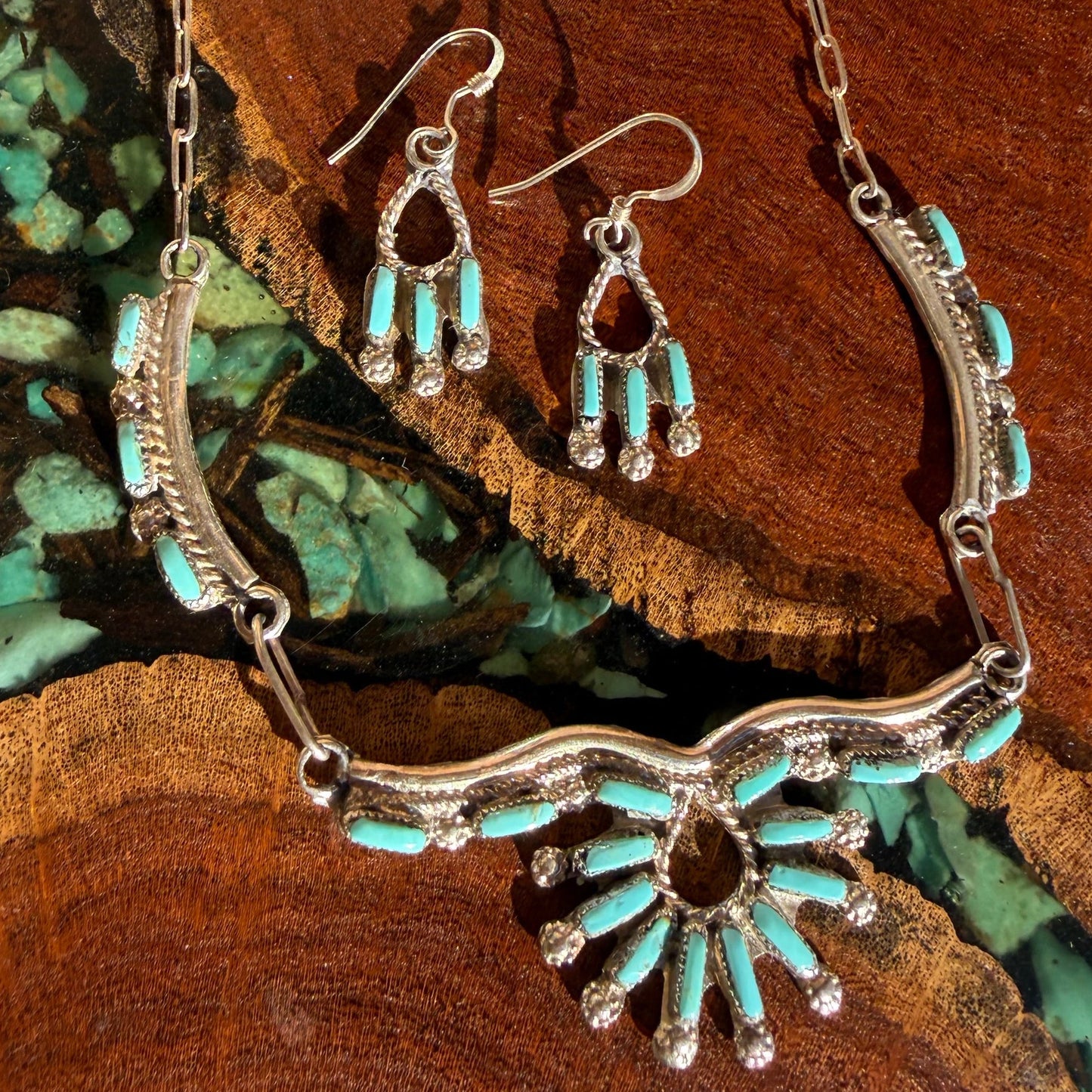 Handmade Zuni Kingman Needle Point Necklace with Earrings